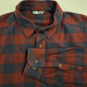 The North Face Men's Long Sleeve Button Down Flannel Plaid Red Navy Blue Shirt L